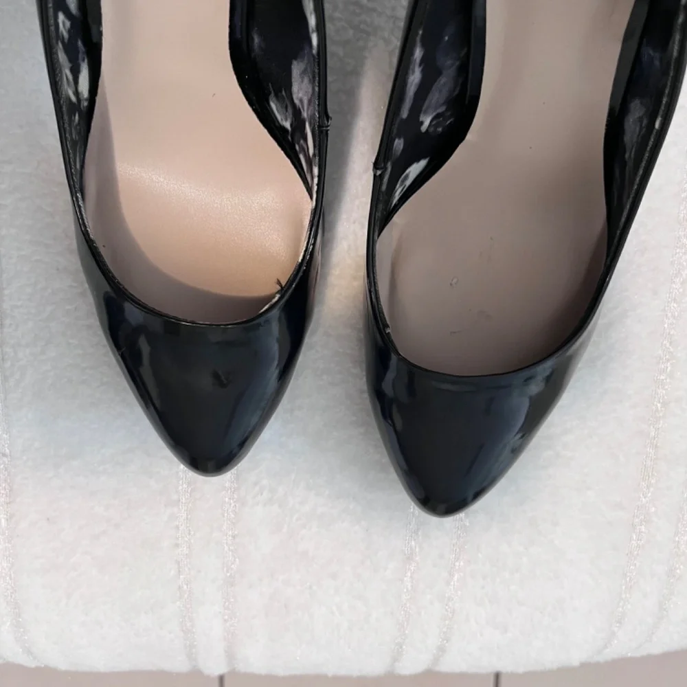 Fergalicious by Fergie “Caroline” Black Patent High Heel Pumps/Size 9.5.